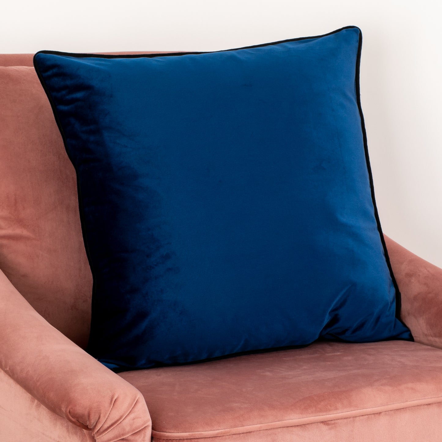 BLUE PIPED VELVET Cushion